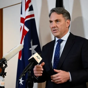 We don't support Taiwanese independence, we have a one-China policy, Australian defence minister tells Al Jazeera [Caroline Chia/Reuters]